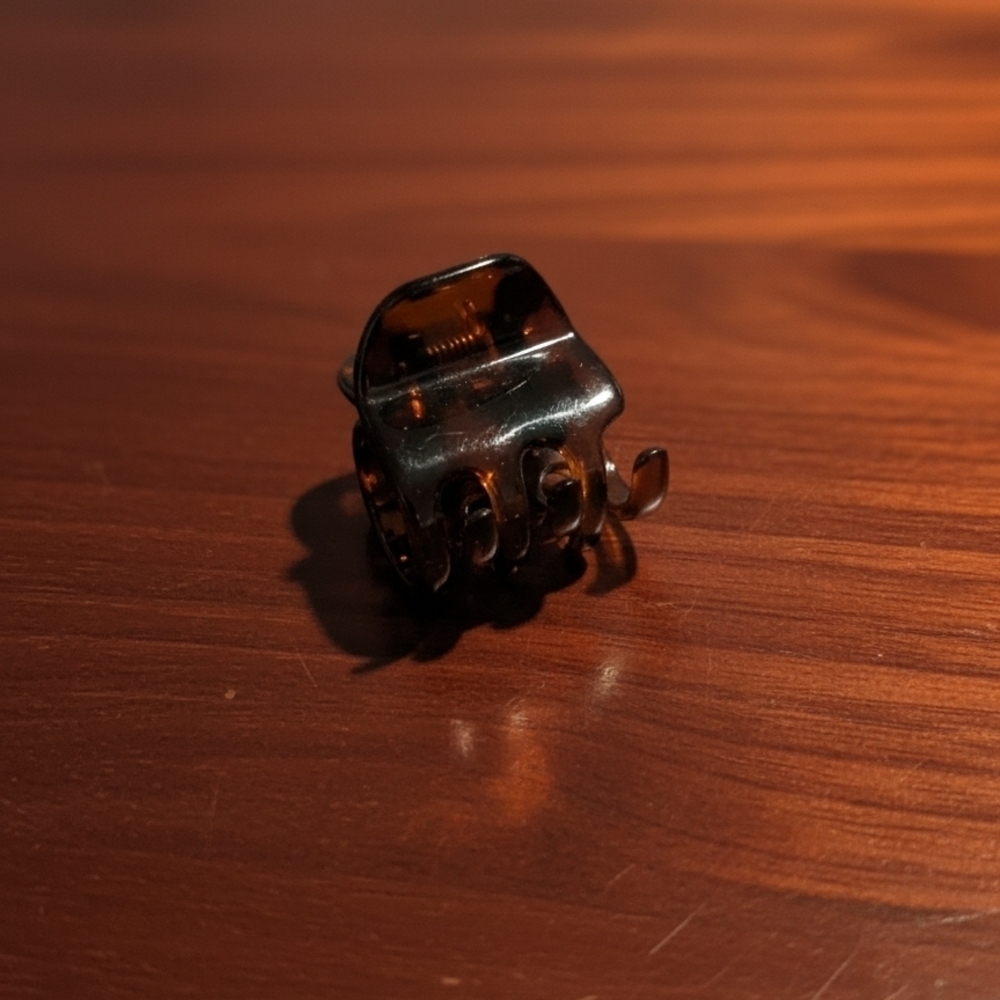 Brown Extra Small Hair Claw Clip (New)